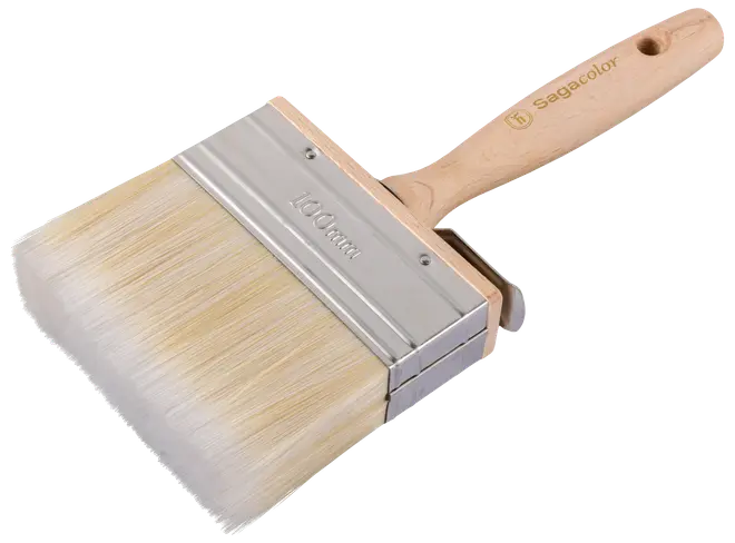 Bred malerpensel med lyse syntetiske børster, solidt træhåndtag og metalbånd. Perfekt til store flader, 100 mm bred. Håndtaget har ophængshul og logo.