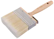 Bred malerpensel med lyse syntetiske børster, solidt træhåndtag og metalbånd. Perfekt til store flader, 100 mm bred. Håndtaget har ophængshul og logo.