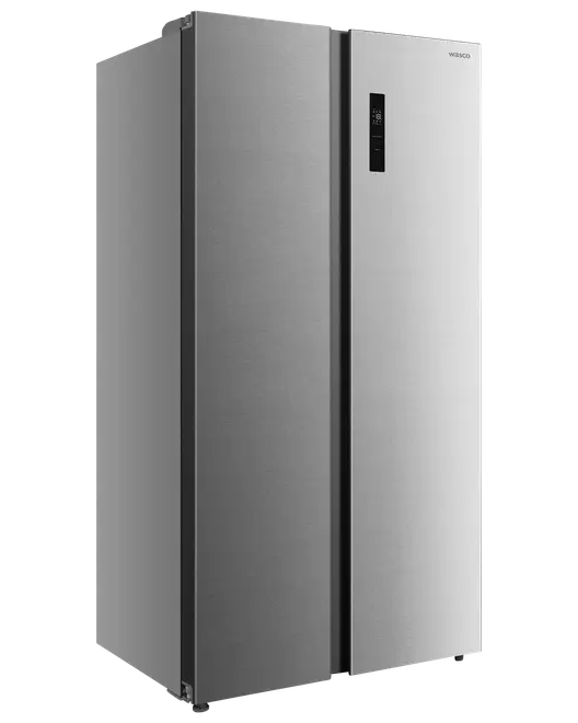 Moderne side-by-side køleskab i rustfrit stål, to lodrette døre, digitalt kontrolpanel på højre dør og et stilrent, minimalistisk design til moderne køkkener.