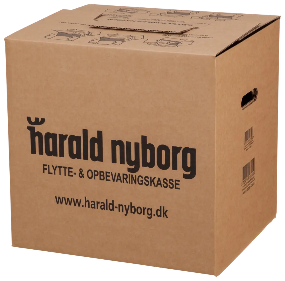 Brun papkasse til flytning og opbevaring med sort trykt logo, hjemmeside og bærehåndtag i siderne. Solid konstruktion, velegnet til pakning, flytning eller opbevaring.