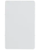 Hvid tre-ringet ringbind med glat forside, standard A4-størrelse, ideel til organisering af dokumenter, skolearbejde eller kontorpapirer. Ingen synlige mærker eller design.