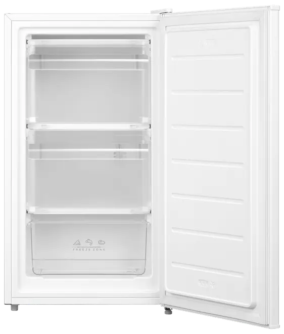 Hvid opretstående fryser med tre gennemsigtige hylder og en bundskuffe mærket 'Freeze Zone'. Døren er åben og viser rummelig, organiseret indretning til frysevarer.