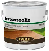 Stor metalspand med Faxe terrasseolie, teak farve, til grundbehandling og renovering af træterrasser. Med solide håndtag og tydelig mærkning for nem brug.