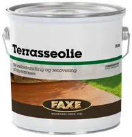 Stor metalspand med Faxe terrasseolie, teak farve, til grundbehandling og renovering af træterrasser. Med solide håndtag og tydelig mærkning for nem brug.
