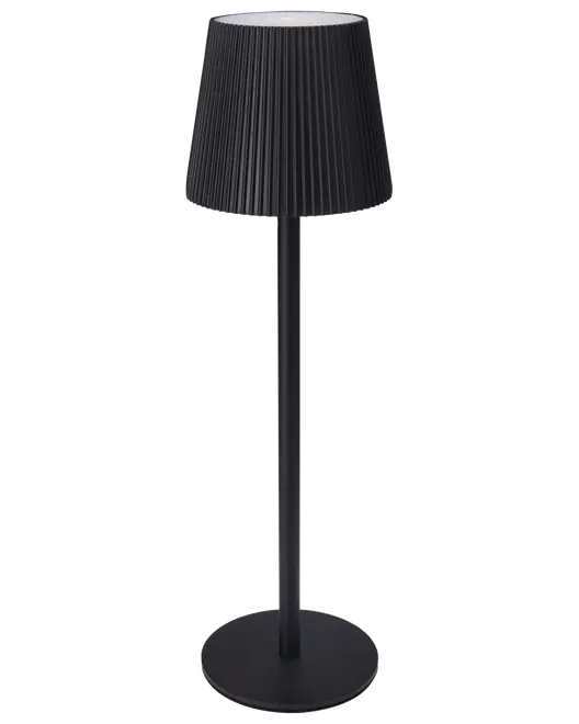 Sort gulvlampe med plisseret, konisk skærm, slank midterstamme og rund fod.