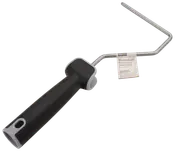 Sort og gråt rulleskaft med ergonomisk håndtag og metalbøjle, velegnet til malerruller. Giver komfortabelt greb og nem påføring af maling. Rulle medfølger ikke.