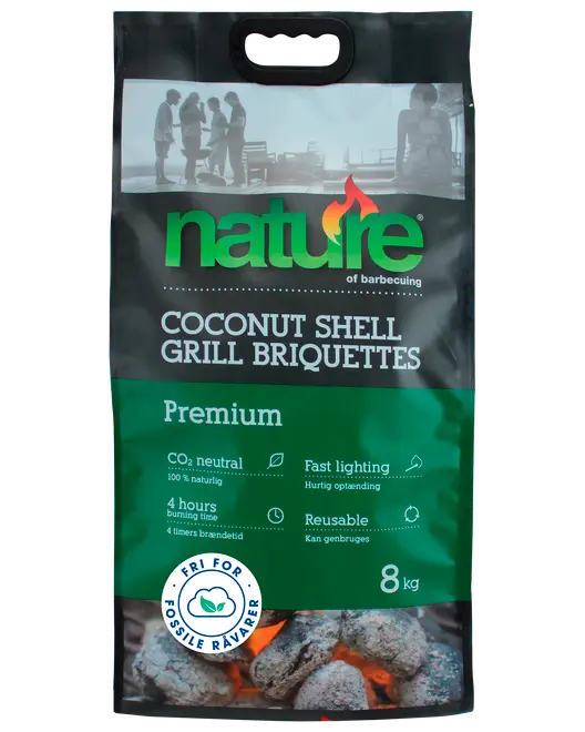 Påse med Nature grillbriketter av kokosnötskal, 8 kg. Premium, CO2-neutral, snabb tändning, 4 timmars brinntid, återanvändbar. Svart och grön förpackning med miljömärkning.