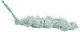 Lysegrøn, fluffy rengøringsduster med langt håndtag. Dusterhovedet er blødt og tekstureret, ideelt til støvning af sarte eller svært tilgængelige områder.