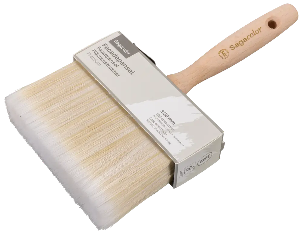Stor facadepensel med lyse børster, træhåndtag og 120 mm bredde. Velegnet til maling af store flader. Håndtaget har ophængshul og "Sagacolor" mærke.