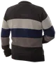 Herresweater med brede, vandrette striber i mørkegrå, lysegrå, marineblå og brun. Lange ærmer, ribkanter ved ærmer og bund, blødt strikstof, afslappet pasform, set bagfra.