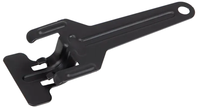 Svart metalltång för konserveringsburkar med brett, platt grepp och långt handtag, utformad för att säkert lyfta heta burkar ur kokande vatten vid hemkonservering.