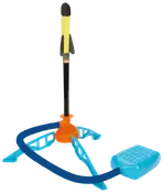 Stompraket-leksak med skumspets, gul raket, svart starttub, orange bas, blå ben och blå luftpump. Säker för utomhuslek och raketuppskjutning.