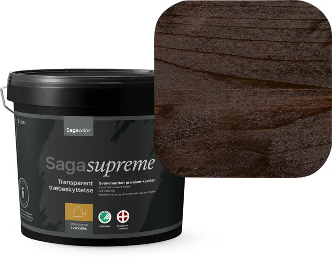 5-liters spand Saga Supreme transparent træbeskyttelse til udendørs brug. Vist med mørkebrun farveprøve, der fremhæver produktets beskyttende og dekorative effekt på træoverflader.
