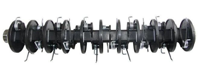 Robust metal krumtapaksel med flere modvægte og plejlstangslejer, designet til brug i bilmotorer for at omdanne stempelbevægelse til rotationsenergi.