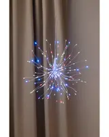 Hängande LED-dekoration formad som ett fyrverkeri med tunna metallarmar och flerfärgade lampor. Passar för festlig inomhusdekoration, batteridriven och enkel att hänga upp.