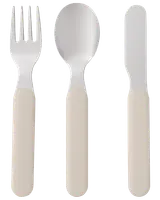 Bestiksæt med tre dele: gaffel, ske og kniv. Hver del har rustfrit stål hoved og glat, cremefarvet håndtag. Børnevenligt design med afrundede kanter.