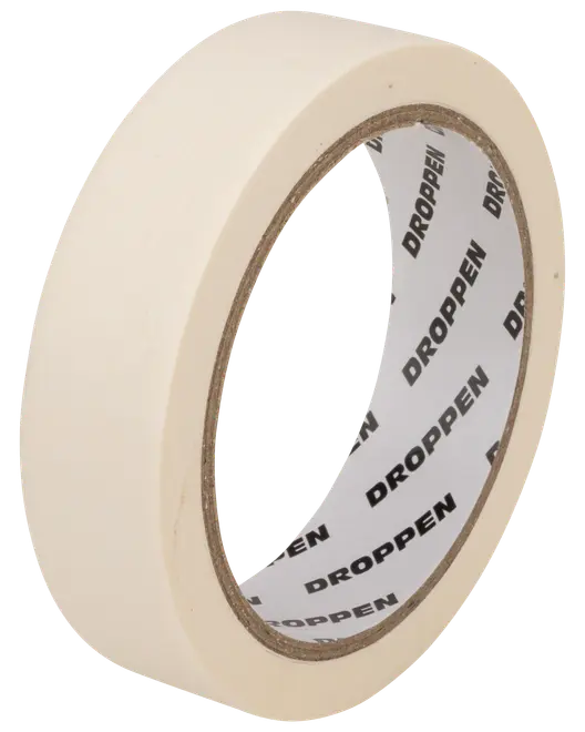 Beige malertape-rulle med "DROPPEN" mærkning på inderkernen. Velegnet til maling, mærkning og generel brug. Standardbredde, glat papirstekstur, let at rive over.