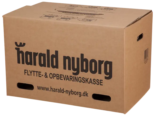 Brun papkasse til flytning og opbevaring med sort trykt tekst, to bærehåndtag i siderne og samlevejledning på toppen. Solid og velegnet til opbevaring eller flytning.