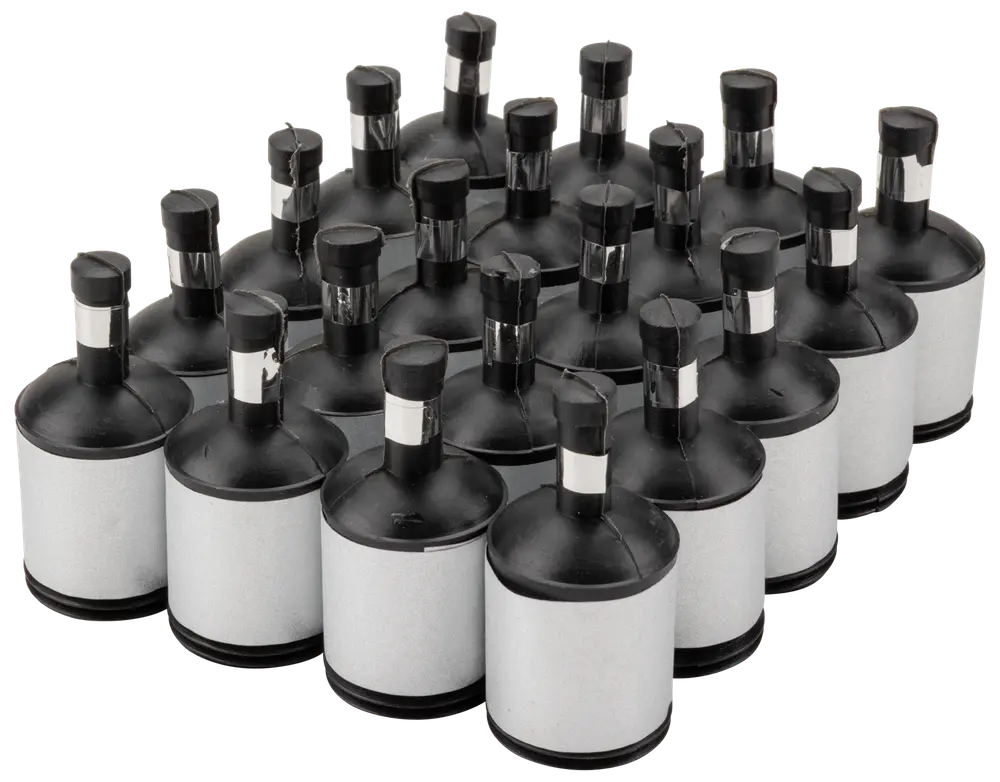 Förpackning med 20 svarta och silverfärgade konfettikanoner, cylindrisk form med snördragning upptill, perfekt för fest och evenemang, enkel att använda för snabb konfettisläpp.