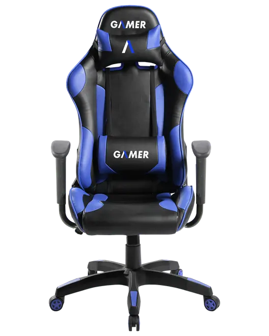Ergonomisk gamingstol i svart och blått, hög rygg, justerbara armstöd, länd- och nackkuddar, femhjulig bas. "GAMER"-text på huvudstöd och ländkudde.