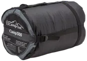 Svart CampOut Camp500 sovsäck i kompakt, cylindrisk bärväska med remmar och handtag. Tillverkad av polyester, passar camping, mått 220 x 80 cm.