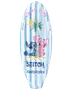 Børnebodyboard med blå og hvide striber, motiv af Stitch og Angel, palme, sol og teksten “Enjoy Time”. To sidehåndtag for nemt greb.
