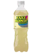 Plastikflaske med Faxe Kondi Lemonade, 50 cl, gul etiket og gennemsigtigt låg. Indholdet er lysegult og indikerer en lemonadesodavand med citronsmag.