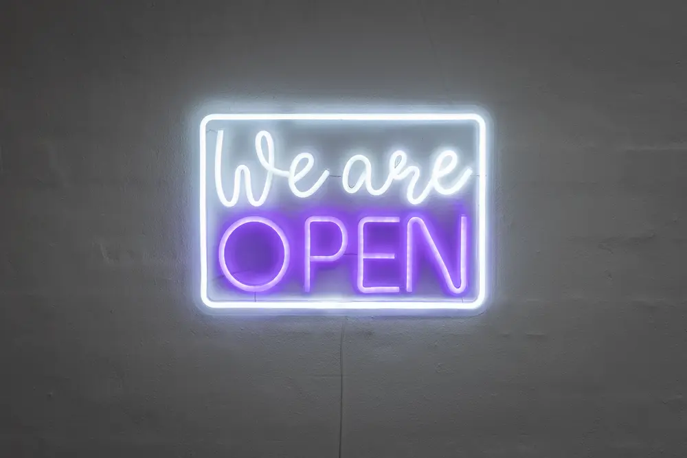 Neonskilt We are OPEN 8.5W