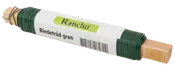 Grön bindtråd lindad runt en träpinne, märkt 'Rancho Bindetråd grøn'. Perfekt för trädgård, växtstöd och hantverk. Kompakt och lätt att använda.