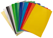 Set med färgglada A4-plastmappar i gult, orange, rött, blått, grönt, svart, vitt och beige. Slät, blank yta. Perfekt för att organisera papper.