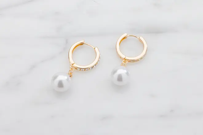 Örhängen hoops med pärla - guld