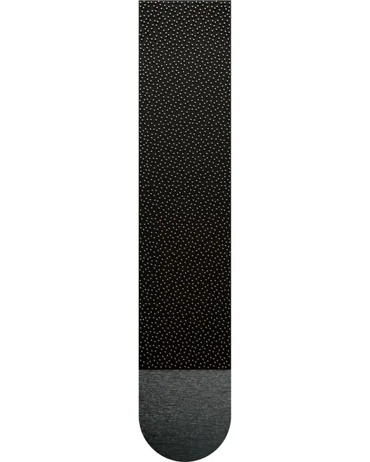 Svart skateboardgriptape med små vita prickar och ett enfärgat mörkgrått parti i ena änden. Rektangulär form med rundad ände.