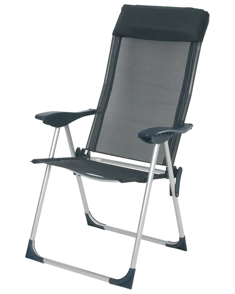 Hopfällbar utomhusstol med svart nätväv i sits och rygg, silverfärgad metallram och svarta plastarmstöd. Lätt och portabel, passar camping eller trädgård.