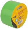 Rulle neon-grön gaffatejp, 50 mm bred och 10 meter lång, blank yta. Passar för olika användningsområden, med gul etikett och produktinformation.