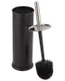 Sort toiletbørste med cylindrisk holder og håndtag i rustfrit stål. Børsten har tætte børster og låg på håndtaget for hygiejnisk opbevaring. Moderne, minimalistisk design.