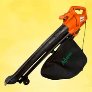 Orange og sort Adano løvblæser og -suger med opsamlingspose og skulderrem.
