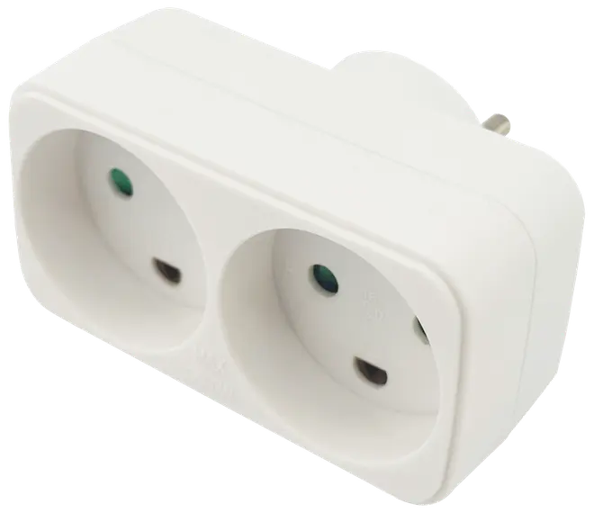 Hvid dobbelt stikkontaktadapter med to runde europæiske udtag og kompakt, rektangulært design.