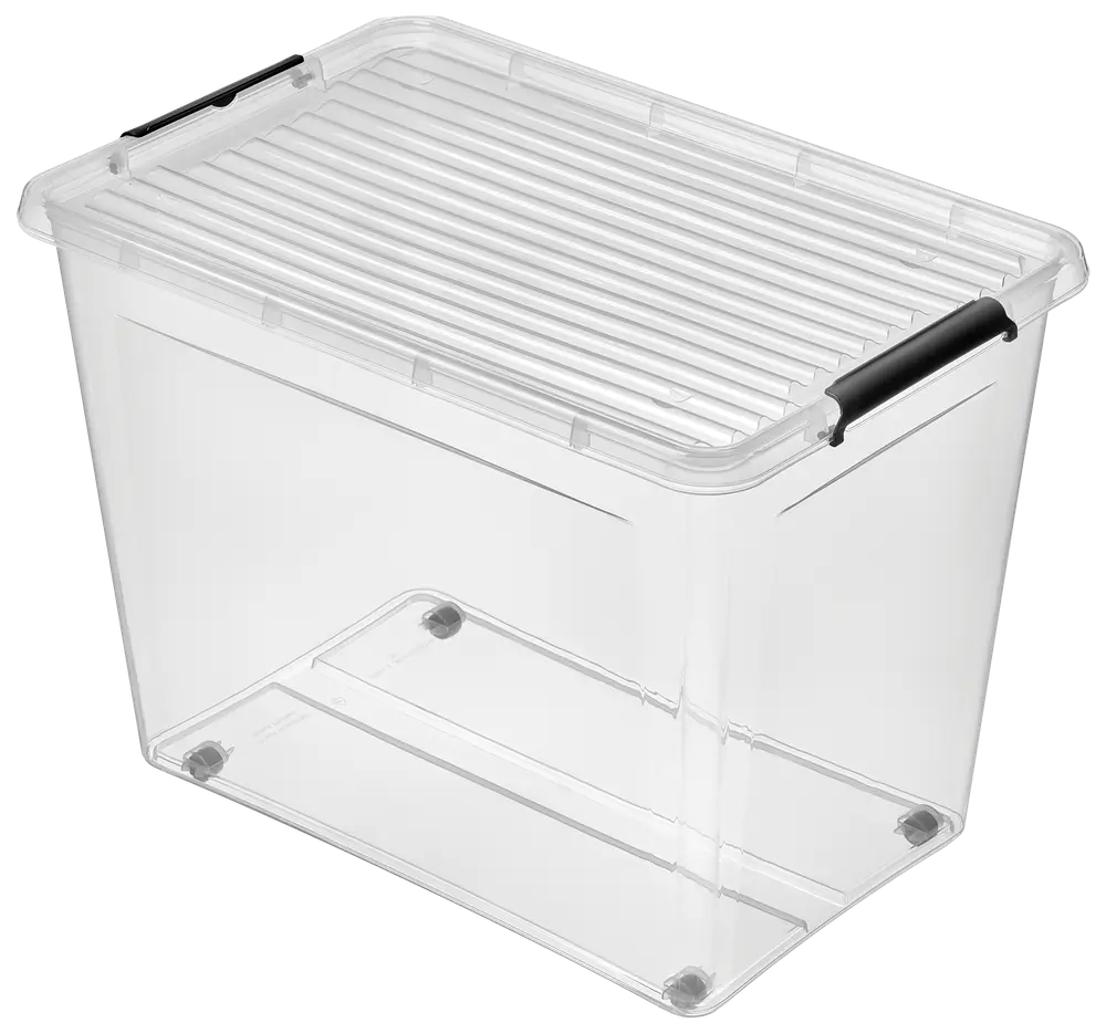 Genomskinlig plastförvaringslåda med räfflat lock och svarta handtag på sidorna. Rektangulär, stapelbar, perfekt för förvaring av olika hushållsartiklar.