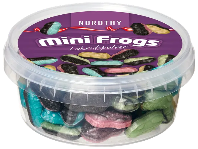 Plastbøtte med assorterede farverige mini frø-formede lakridsbolsjer med pulver. Låget er lilla og mærket 'Mini Frogs Lakridspulver' fra Nordthy.