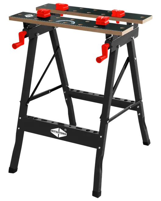 Hopfällbart arbetsbord med svart metallram, justerbar MDF-bordsskiva och röda plastklämmor. Två vevar för att justera bordets bredd, perfekt för träarbete och DIY.