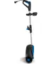 Elektrisk terrasse-renser med ergonomisk håndtag, justerbar stang, roterende børstehoved og ledning. Ideel til rengøring af udendørs overflader. Sort og blå farve.