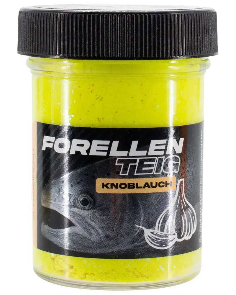 Klar beholder med sort låg, fyldt med gul ørreddej med hvidløgssmag. Etiketten viser en fisk, hvidløgstegning og teksten 'Forellenteig Knoblauch.'