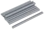 Sæt grå svejseelektroder, cylindriske og ensartede i størrelsen, lavet af metal. Glat overflade, bruges til svejsning af metaldele ved reparation eller fremstilling.