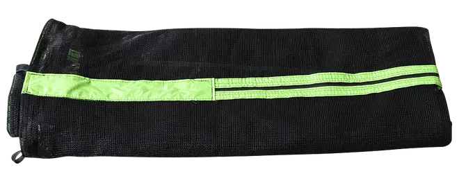 Svart nätförvaringspåse med ljusgrön dragkedja och kant, rektangulär form, passar för sportutrustning, tvätt eller andra saker. Tillverkad i slitstarkt och lätt material.