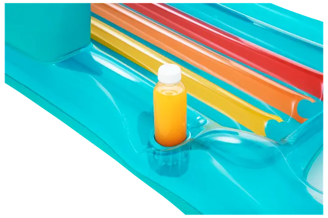 Oppustelig pool-float med farvede striber, indbygget kopholder med flaske. Fremstillet af slidstærkt blåt vinyl, perfekt til afslapning i vandet.