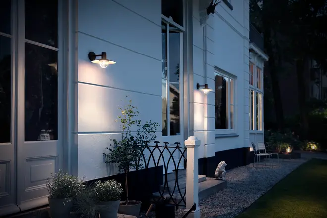 PHILIPS Væglampe Skua E27 - sort