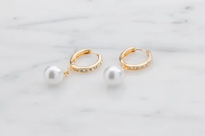 Örhängen hoops med pärla - guld
