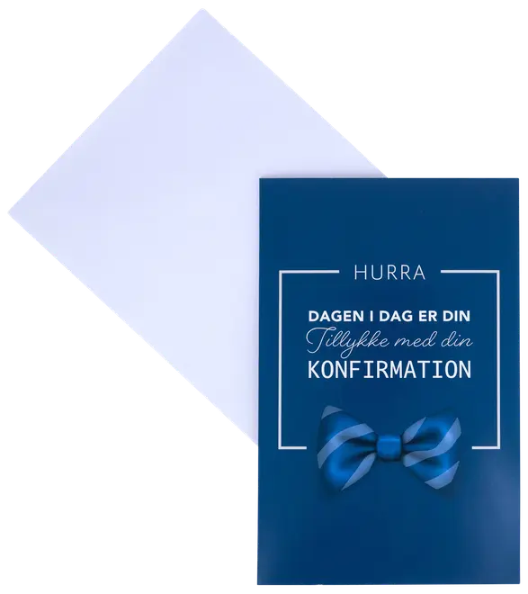 Blåt konfirmationskort med hvid tekst, dekorativ blå butterfly og tilhørende hvid kuvert. Forsiden har lykønskningstekst til konfirmanden. Elegant og enkel stil.