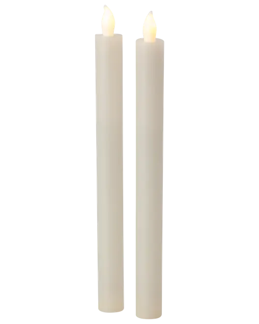 Sæt med to høje, hvide LED stagelys med realistisk flammeeffekt. Glat, cylindrisk form, batteridrevet og velegnet til dekoration. Flammefri og sikker.