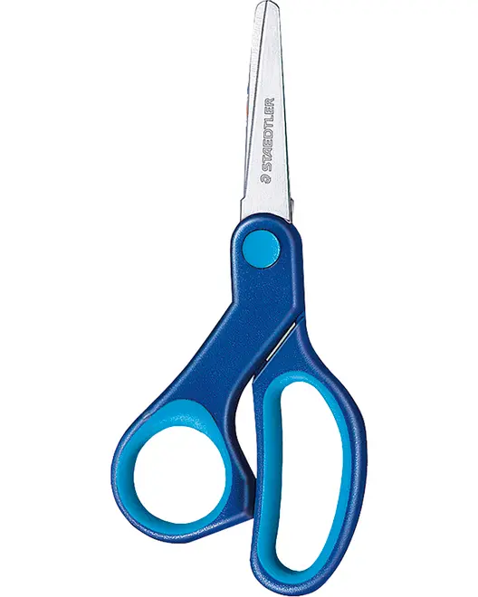 Blå og lyseblå børnesikkerhedssaks med afrundede stålklinger og ergonomiske fingerhuller.